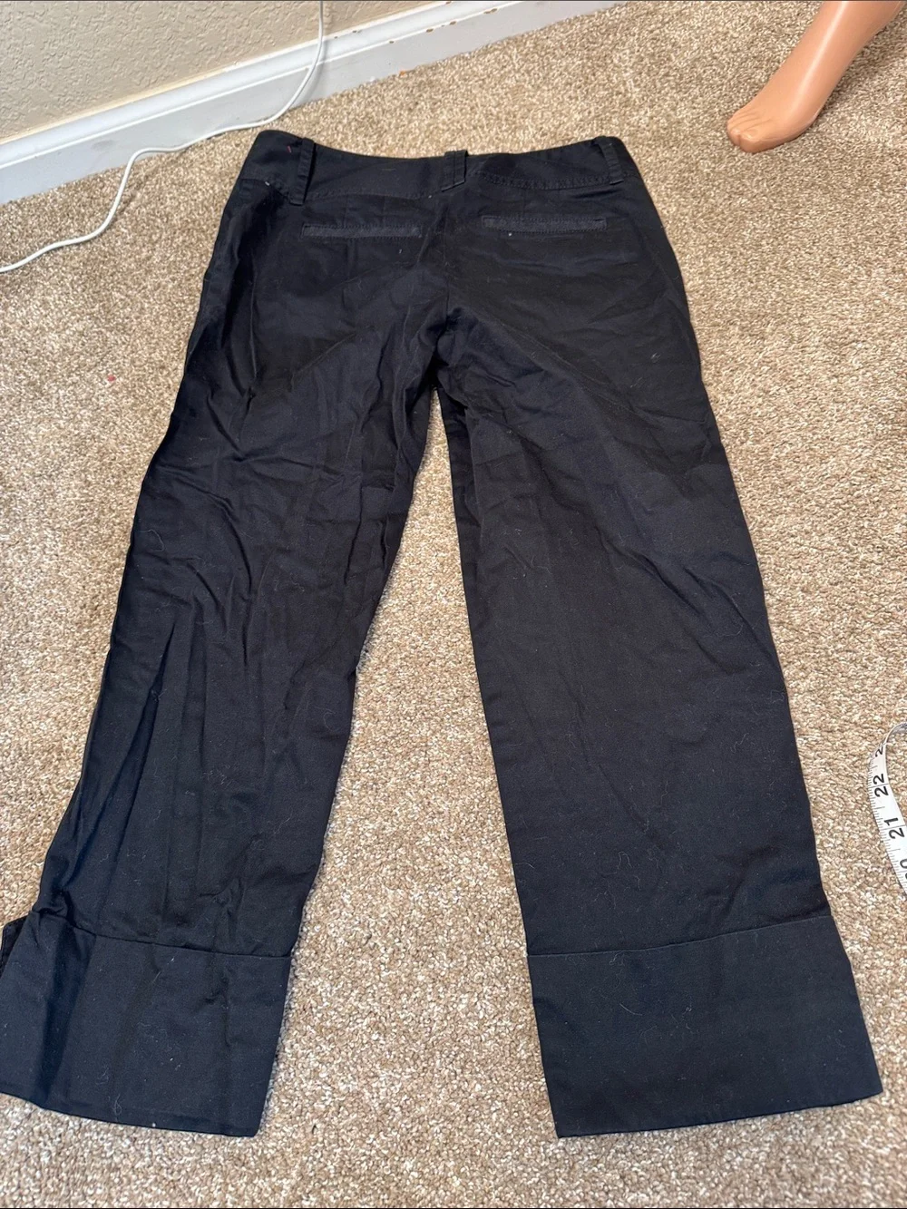 White House Black Market Black Cropped Button-Cuff Pants cotton/spandex SZ 0